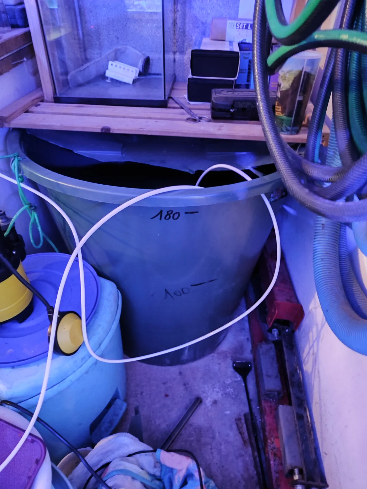 Réserve d’eau commune à utiliser pour remplir le bidon bleu